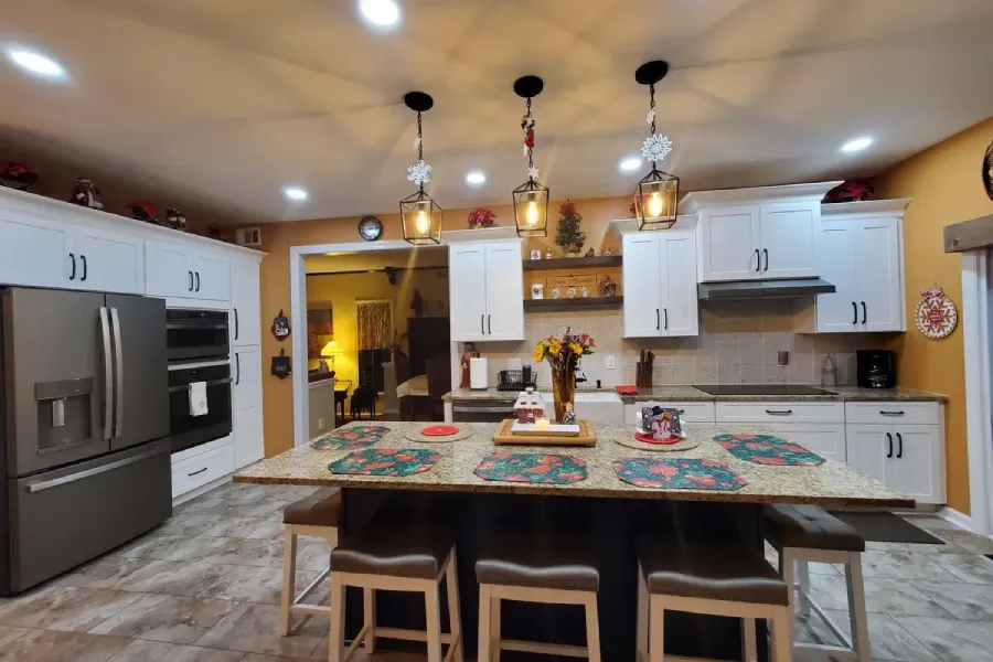 Large and spacious kitchen with dining area