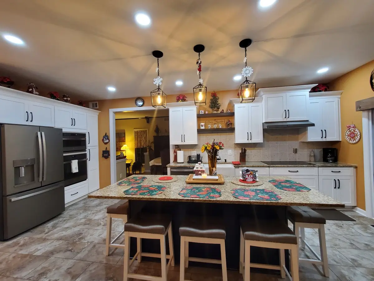 Large and spacious kitchen with dining area