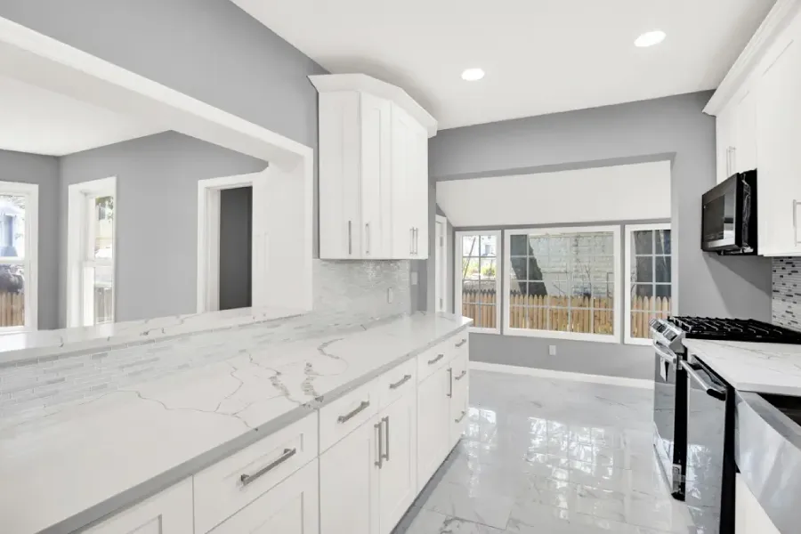 Modern kitchen with quartz countertops Calacatta Laza